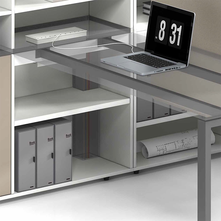 Bureau d'ordinateur à cadre en acier de bureau minimaliste de style moderne à la mode